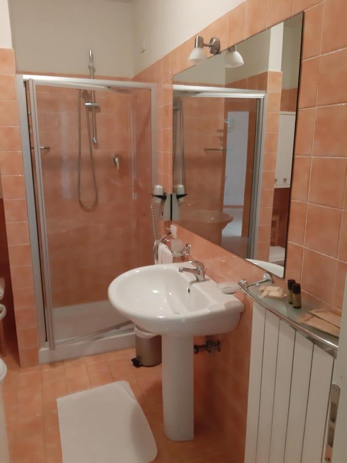 Residence Terme Di San Giacomo Sarnano Kültér fotó